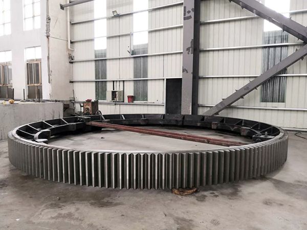 大齒輪加工廠家怎樣確定大齒輪的澆注流程呢？